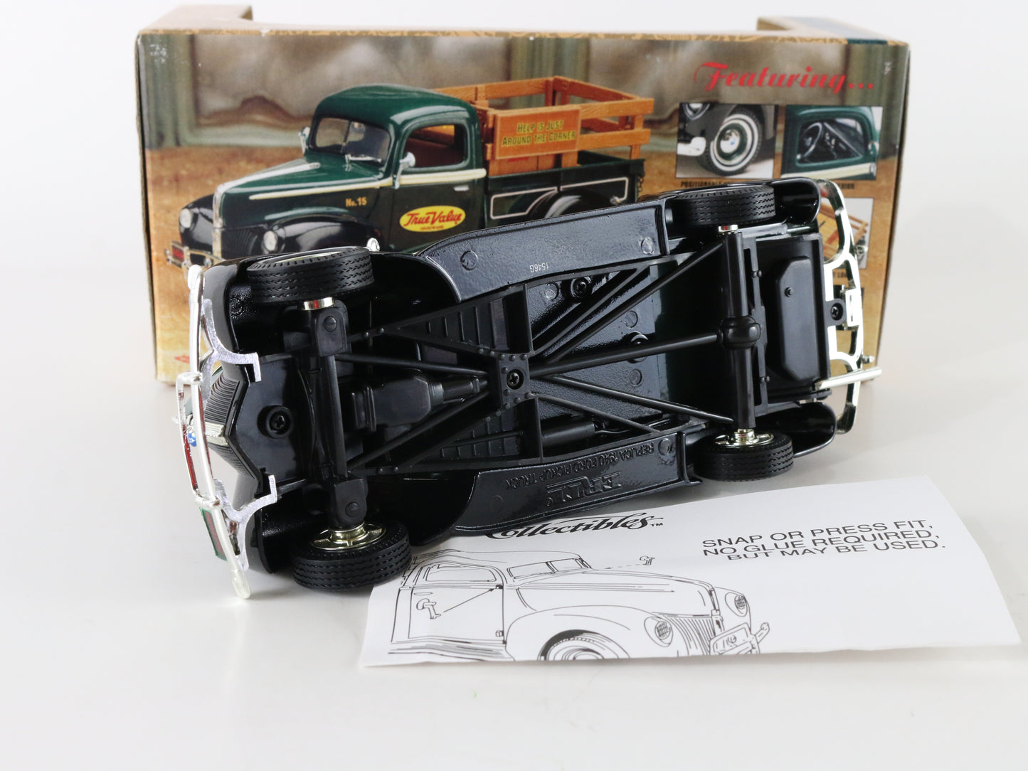 1940 Ford Pickup Truck Green TRUE VALUE Coin Bank Crates Ertl 1:25 F978