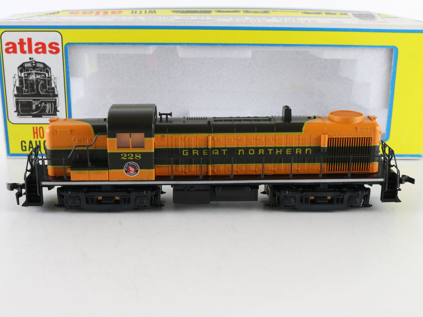 Atlas HO Great Northern 228 RS3 Diesel Locomotive Engine