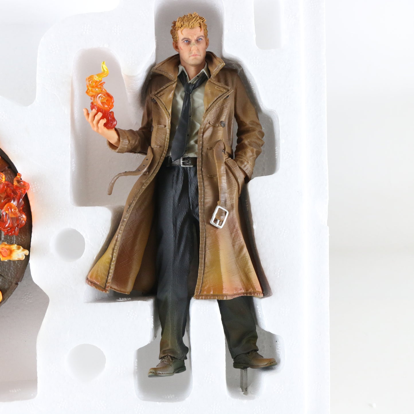 Constantine Iron Studios DC Comics 1:10 Scale Figure W/ Stand