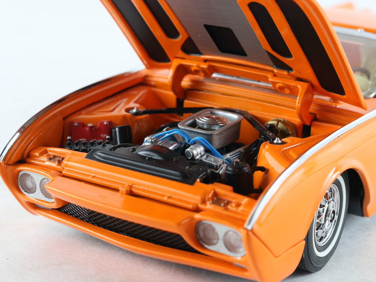 1962 Ford Thunderbird Custom Convertible Orange Danbury Mint 1:24 Model Car