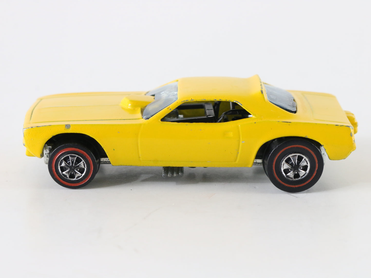 1970 Redline Hot Wheels Don Prudhomme Snake ENAMEL Yellow 1:64 6409 Usa