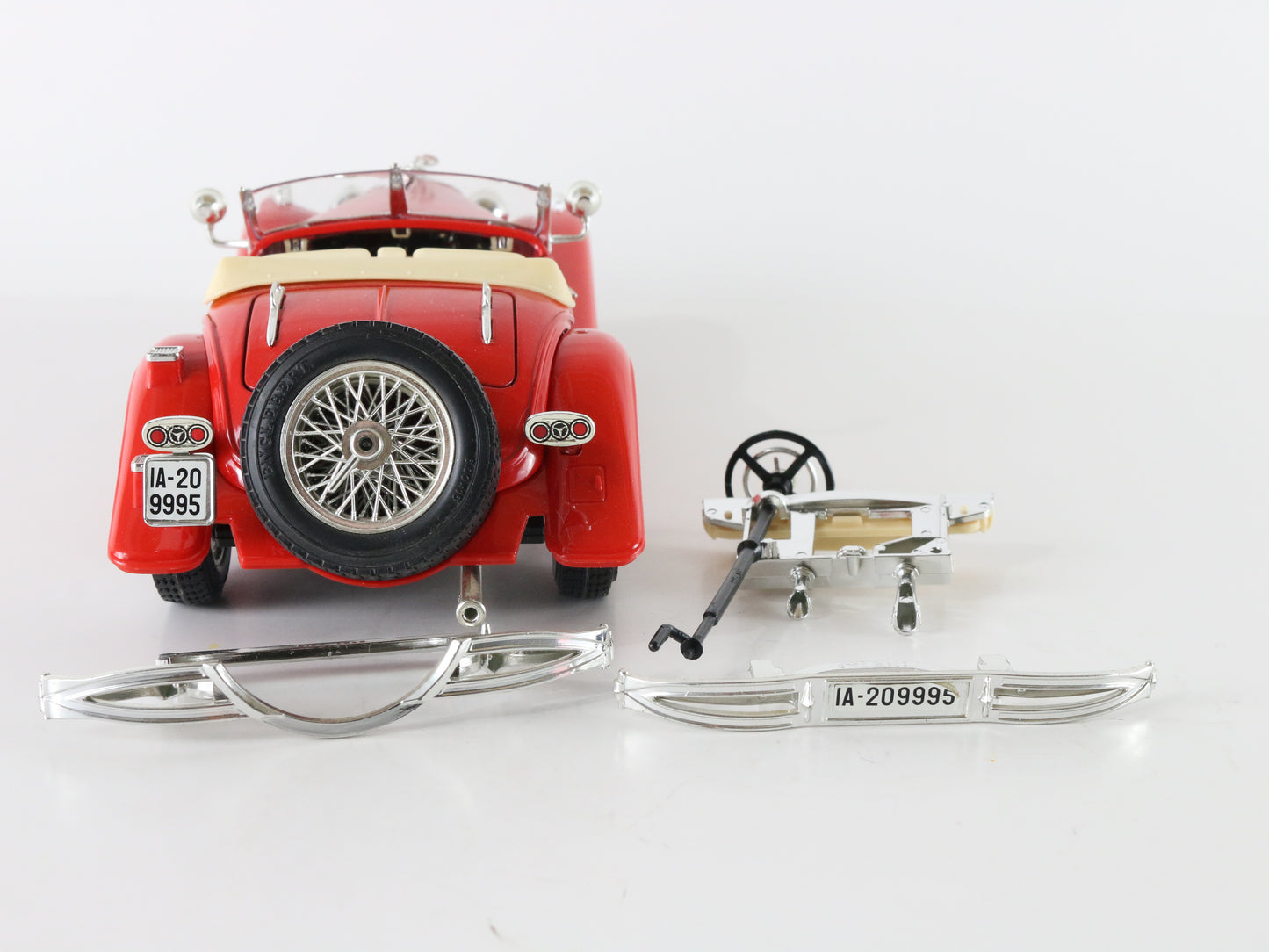 1936 Mercedes Benz 500 K Roadster Red Bburago 1:20 Model Car 3020