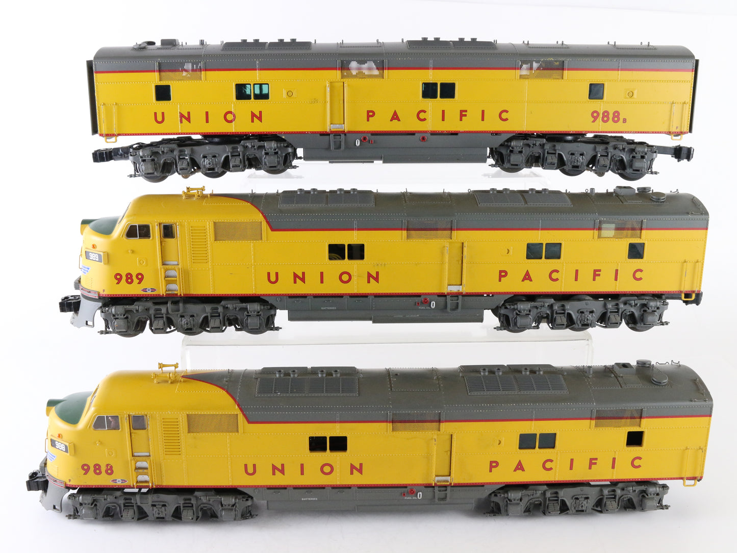 {"media":[{"id":"gid://shopify/MediaImage/31202276147336","alt":"Lot Of 3 Lionel O Union Pacific 988 988b 989 E7 Diesel Locomotives 6-24574 – Set of 3 Lionel O scale Union Pacific E7 diesel locomotives for O gauge train layouts.","type":"IMAGE","src":"https://cdn.shopify.com/s/files/1/0593/3636/0072/files/7B9A9F8C-8FC8-43C3-9259-4A9C14B6BF99_24x24@3x.jpg?v=1729597878","altText":"Lot Of 3 Lionel O Union Pacific 988 988b 989 E7 Diesel Locomotives 6-24574 – Set of 3 Lionel O scale Union Pacific E7 diesel locom