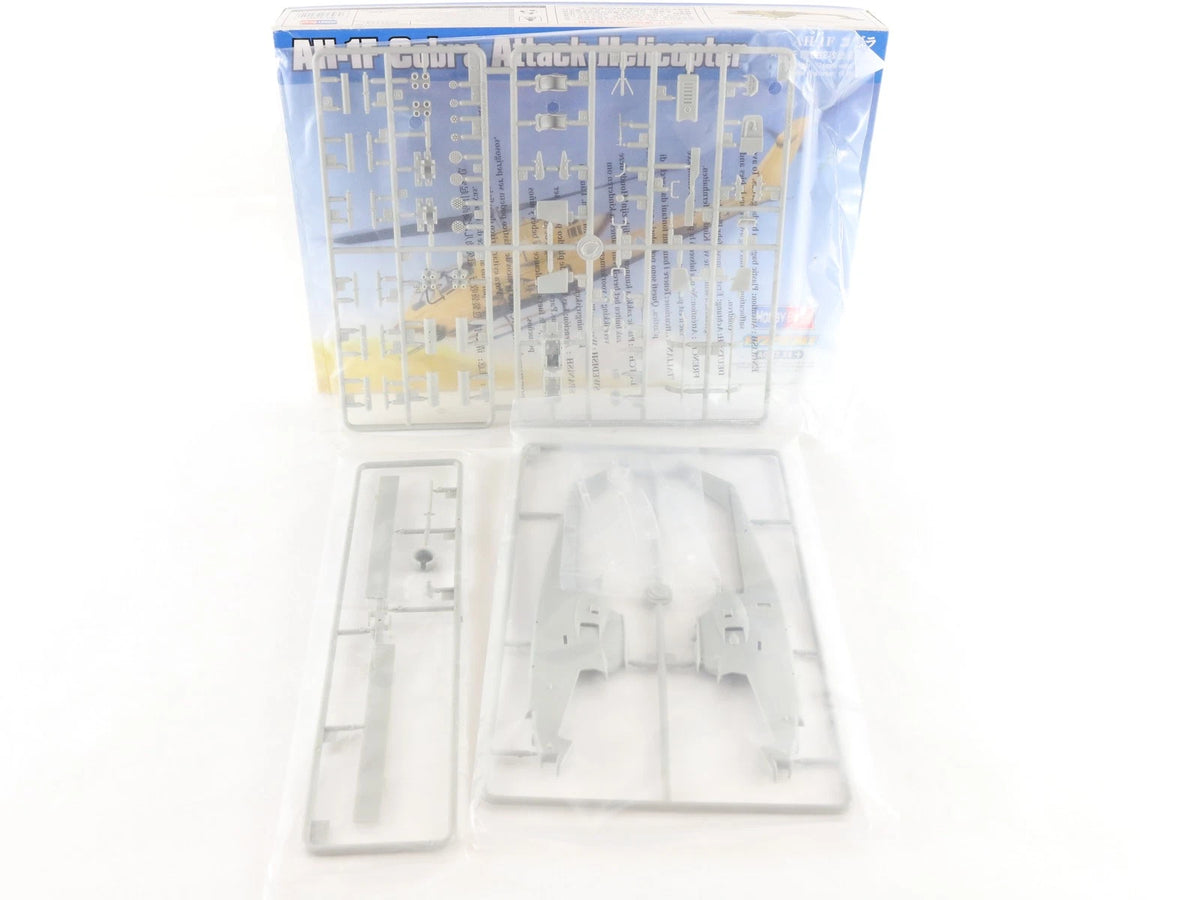 AH-1F Cobra Attack Helicopter Bell Hobbyboss 1:72 87224 Military Kit