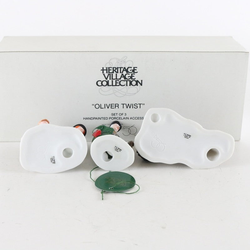 Dept 56 Heritage Village Oliver Twist Set Of 3 Christmas Accessories 5554-9
