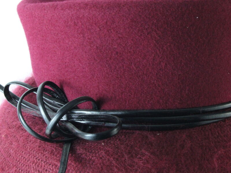 Marzi Of Italy Ladies Handmade Maroon Felt Hat W/ Black Ribbon 7 3/8 59cm