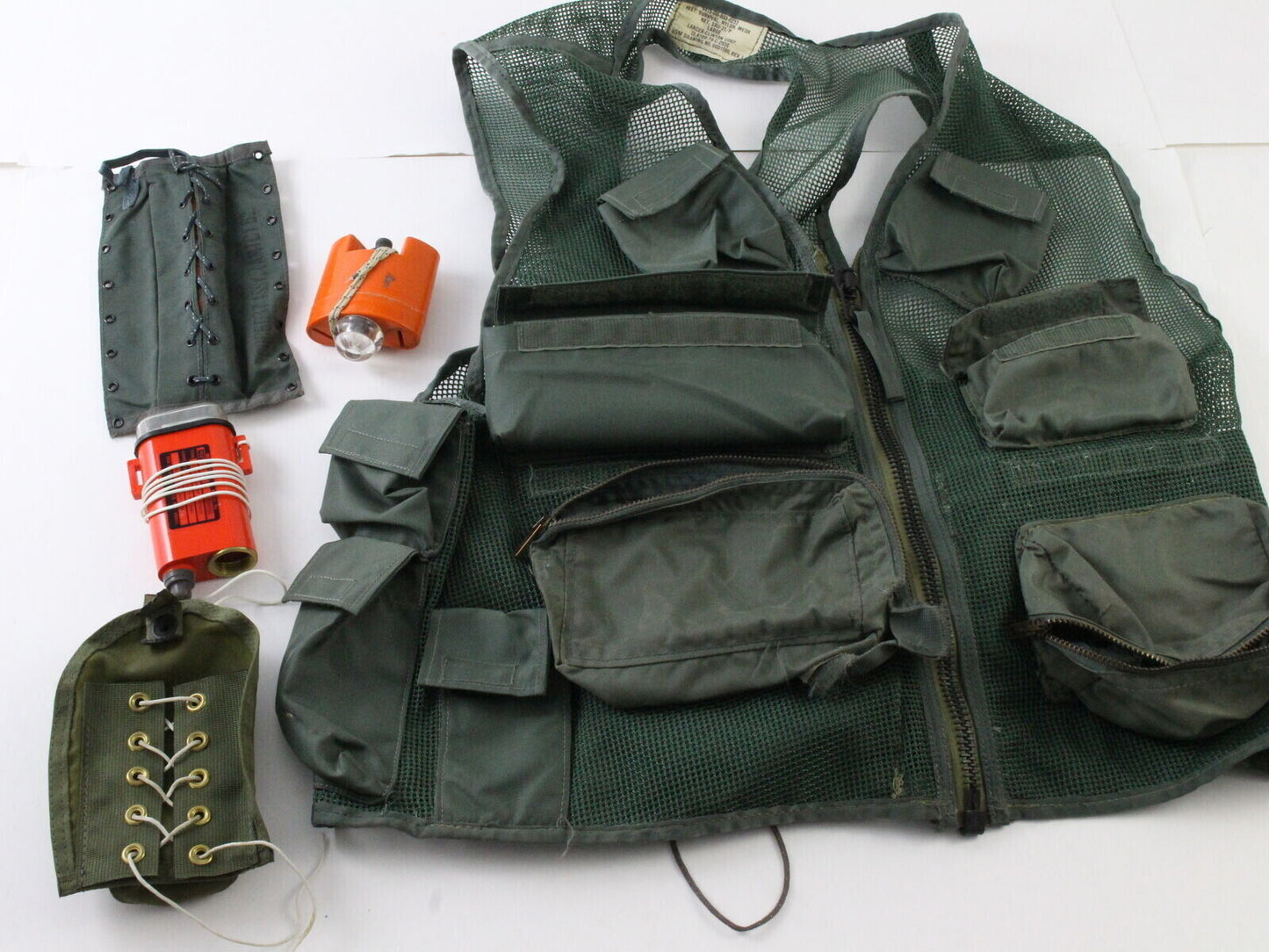 Vietnam Survival Vest SRU-21/P USAF 66d1596 W/ Sewn Leather Holster & Tools