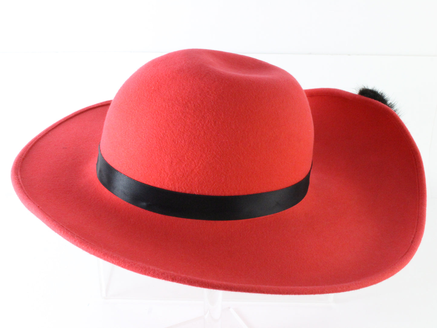 Ruth Kropveld Originals Ladies Red Fur Felt Hat W/ Sequins 7 1/8 57cm