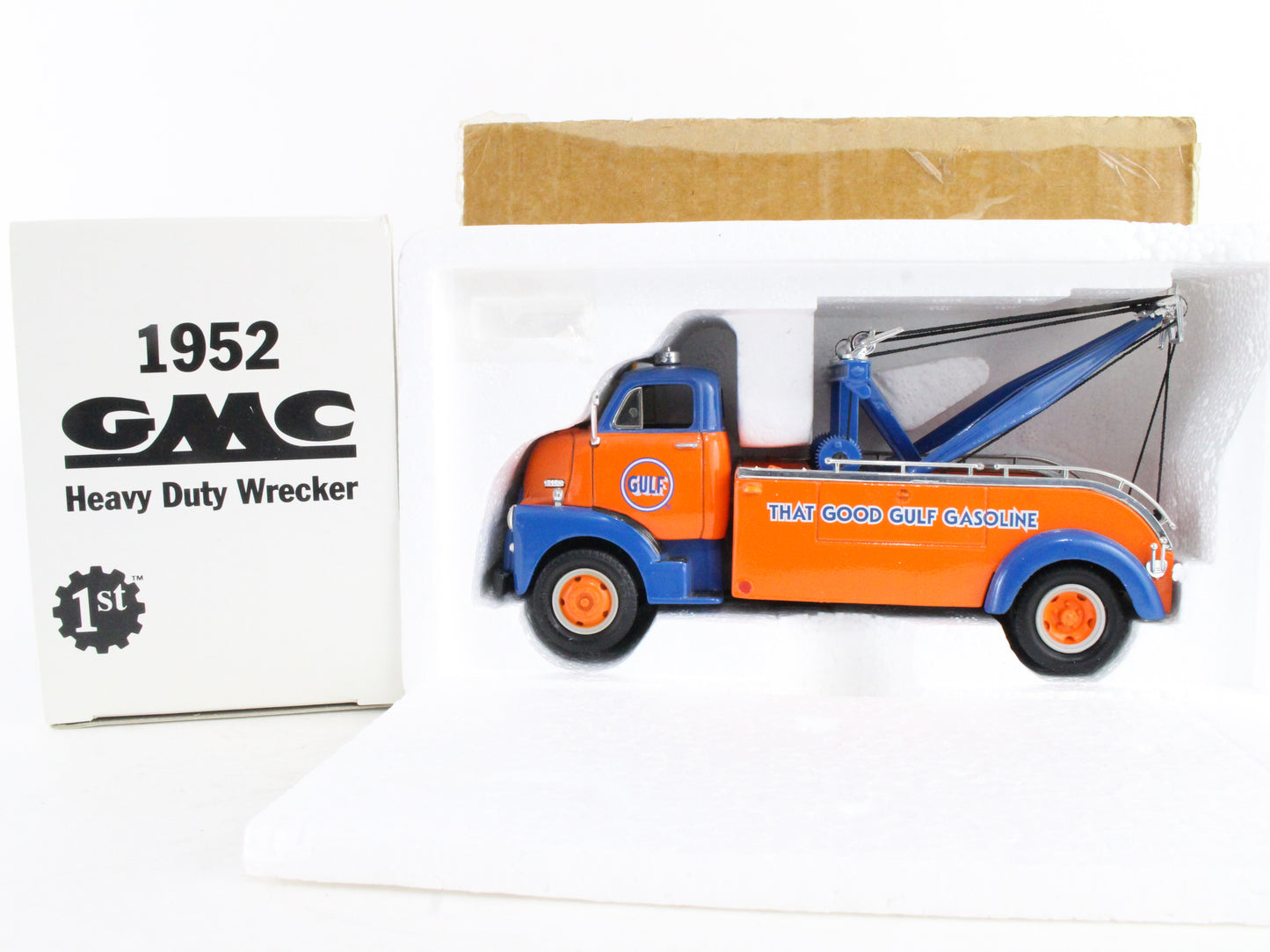 1952 GMC Heavy Duty Wrecker Gulf Gasoline First Gear 1:34 Scale Model