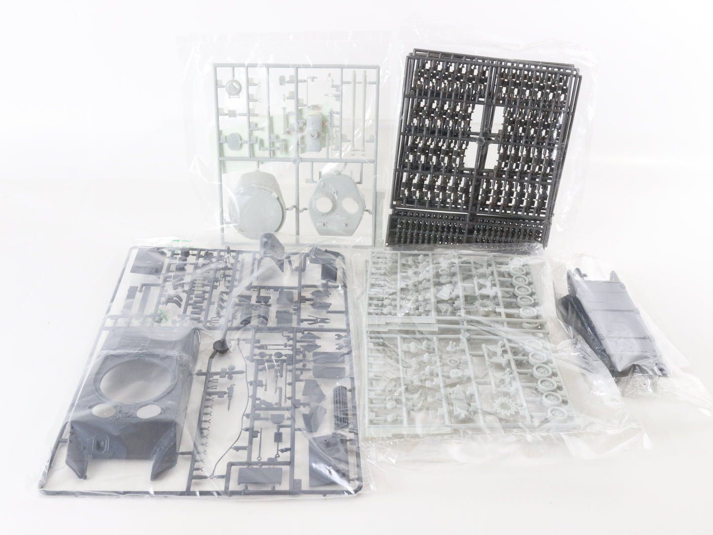 M4a3e8 Easy Eight Tank Korean War Imperial Series Dml Dragon 1:35 Model Kit 9009