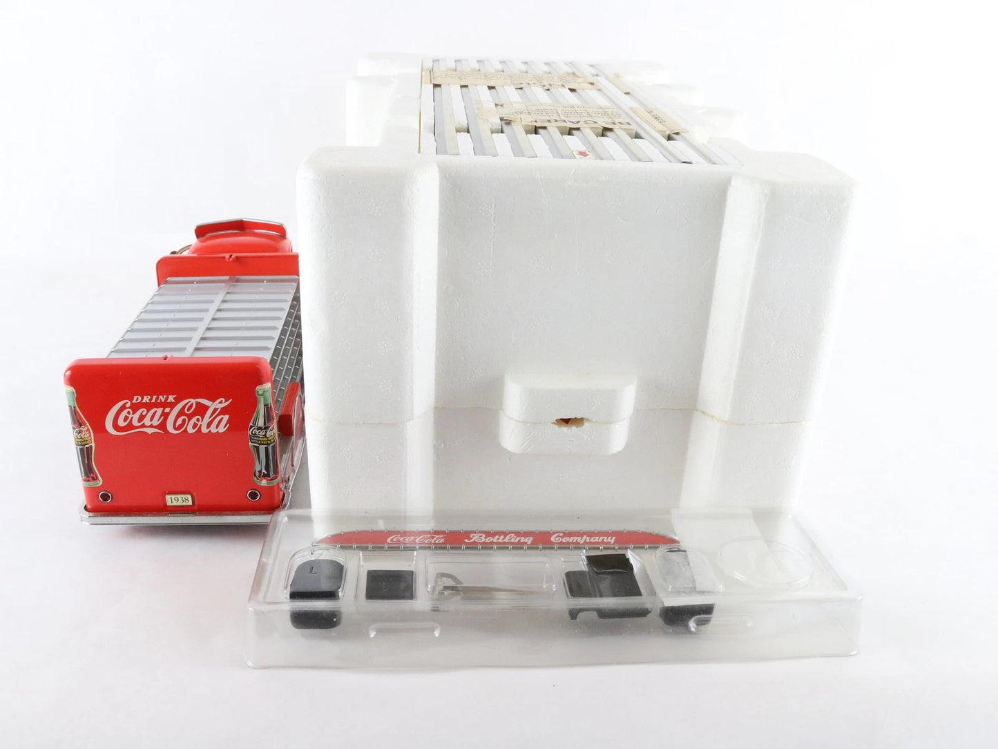 1938 GMC Cab Over Engine Coca Cola Delivery Truck Danbury Mint 1:24 W/ Extras