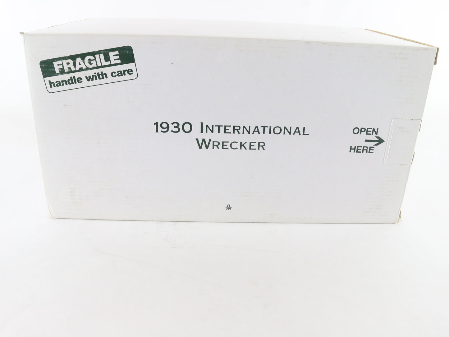 1930 International Wrecker IH A5 Tow Truck Green Danbury Mint 1:24 Scale