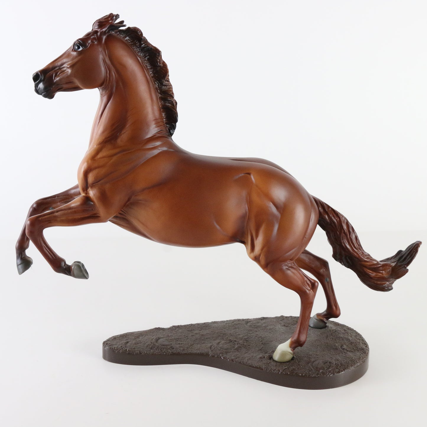 Breyer Babyflo Wyatt Gaming Stock Horse Chestnut Traditional Horse W/ Stand