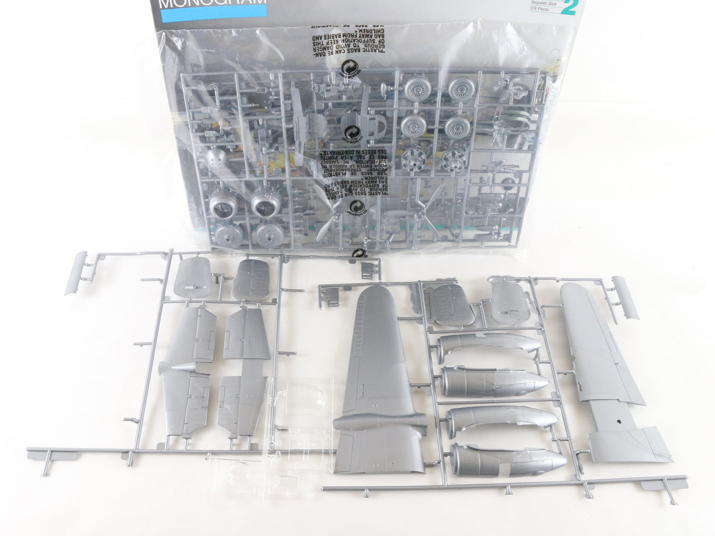 B-25J Mitchell Medium Bomber Plane Monogram 1:48 Model Aircraft Kit 5507
