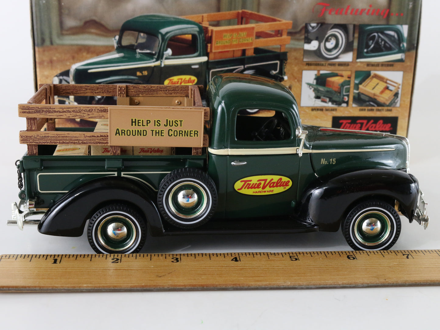 1940 Ford Pickup Truck Green TRUE VALUE Coin Bank Crates Ertl 1:25 F978