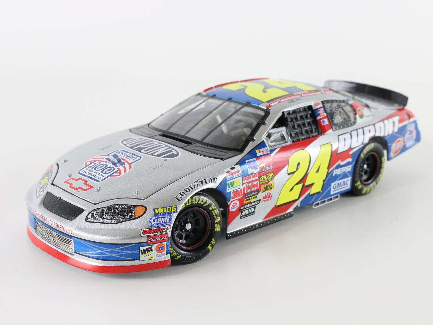 Jeff Gordon #24 Dupont Racing Monte Carlo Silver Action Model 1:24