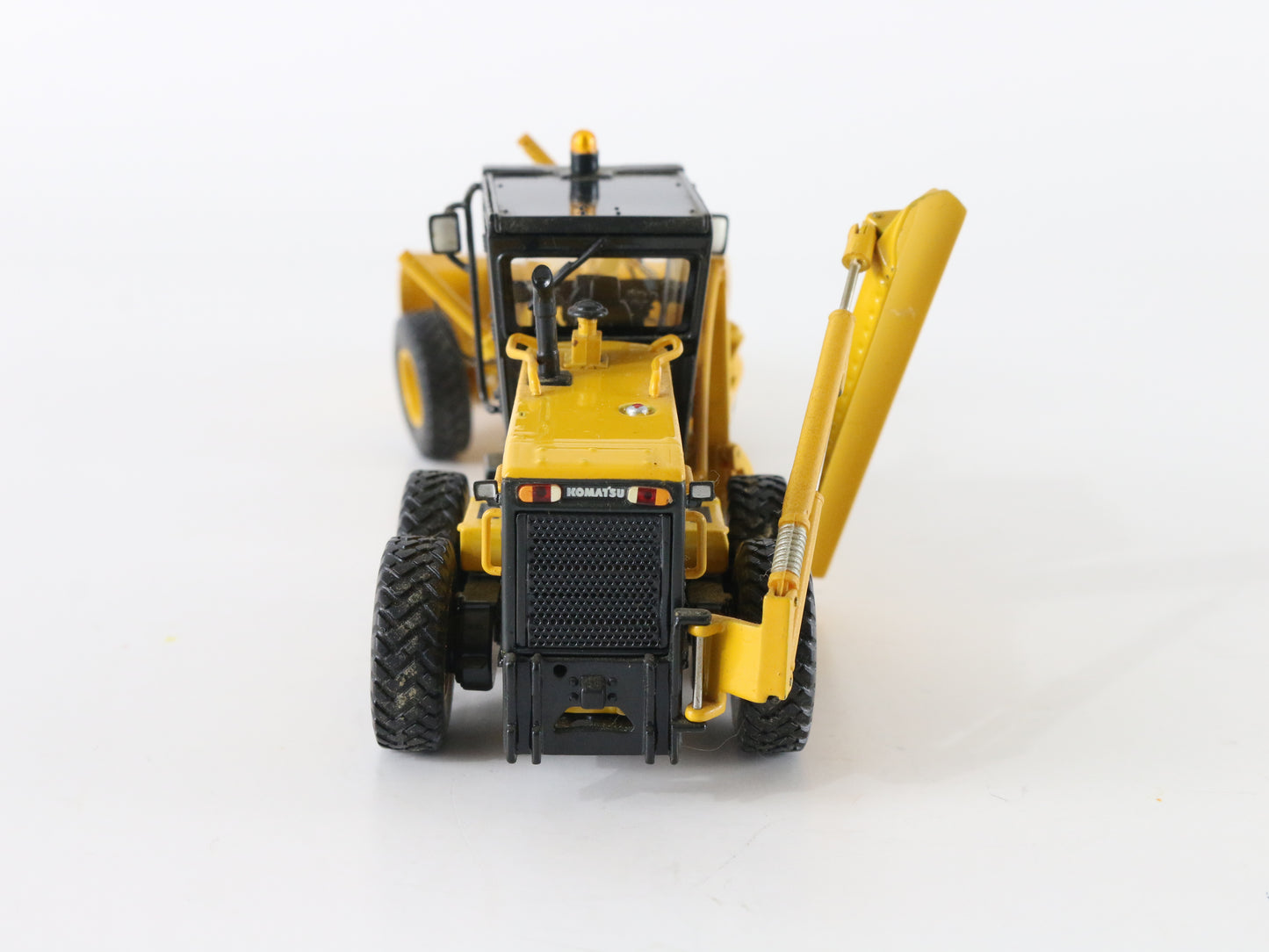 Komatsu Gd655 Motor Grader W/ Plow First Gear 1:50 Metal Construction Vehicle