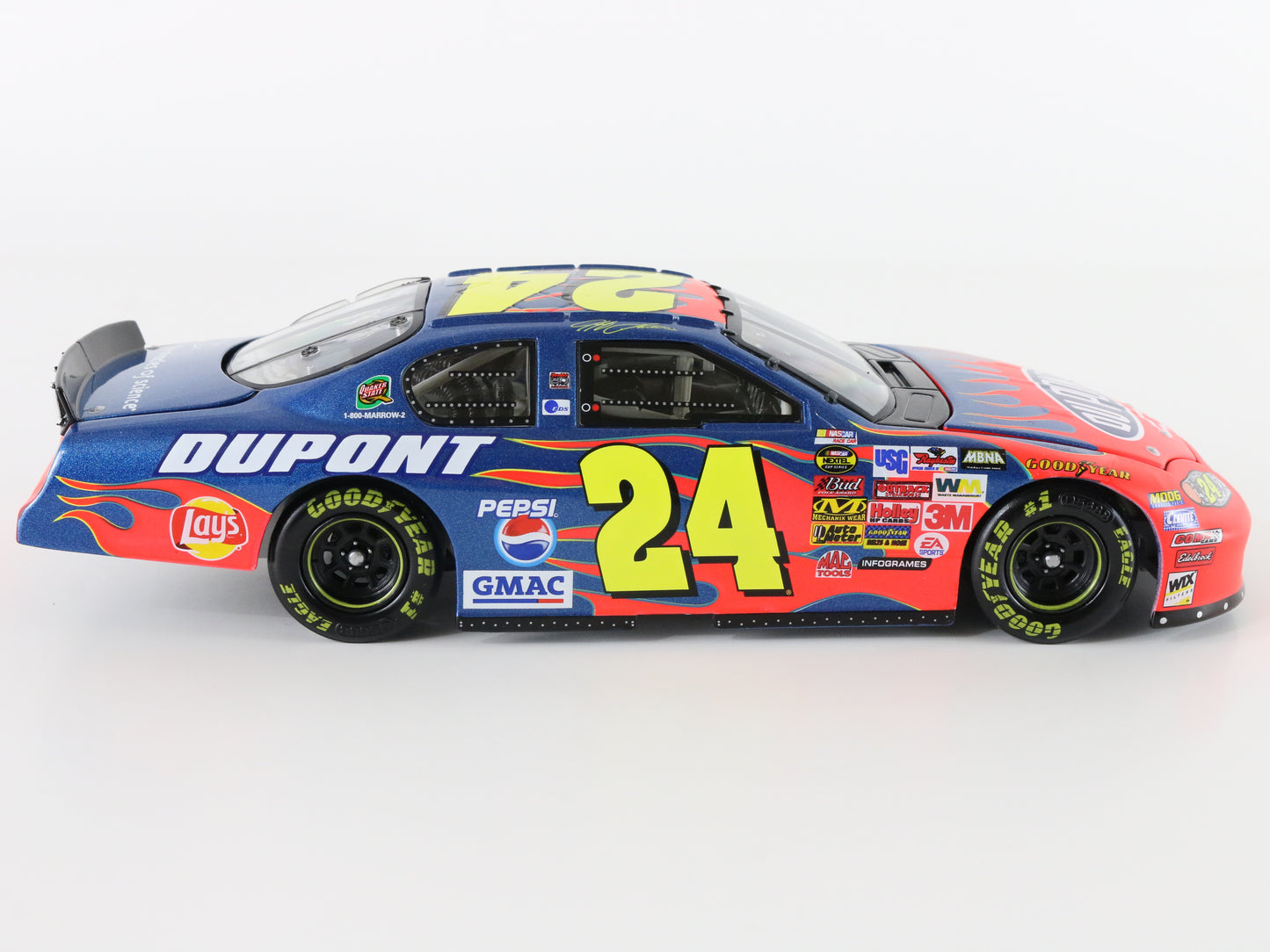 Jeff Gordon #24 2004 Monte Carlo Dupont Racing Action 1:24 Model Car