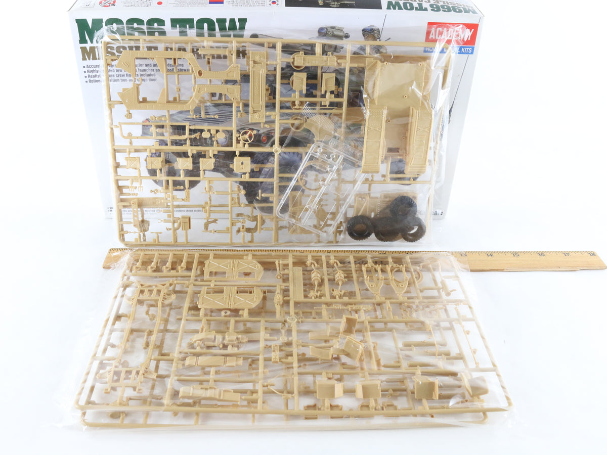 M966 Tow Missile Carrier Truck Am General Academy 1:35 13250 12000 Military Kit