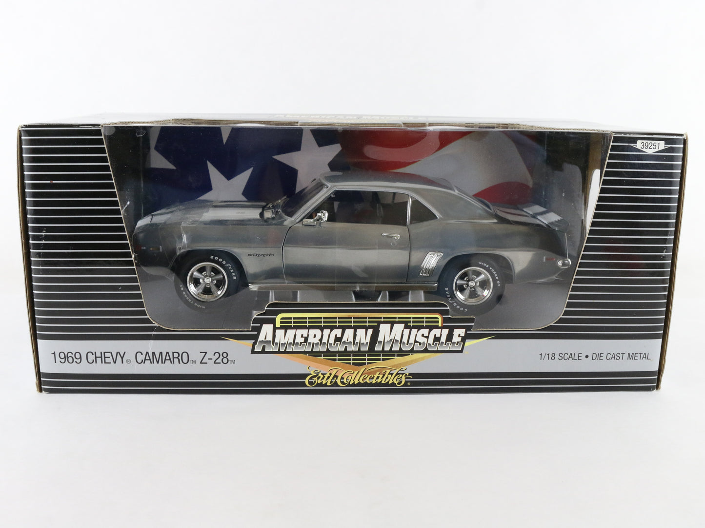 1969 Chevy Camaro Z28 Silver White American Muscle ERTL 1:18 Model Car 39251