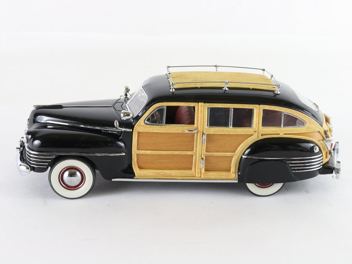 1942 Chrysler Town & Country Black Wood Panel Danbury Mint 1:24 Diecast Car