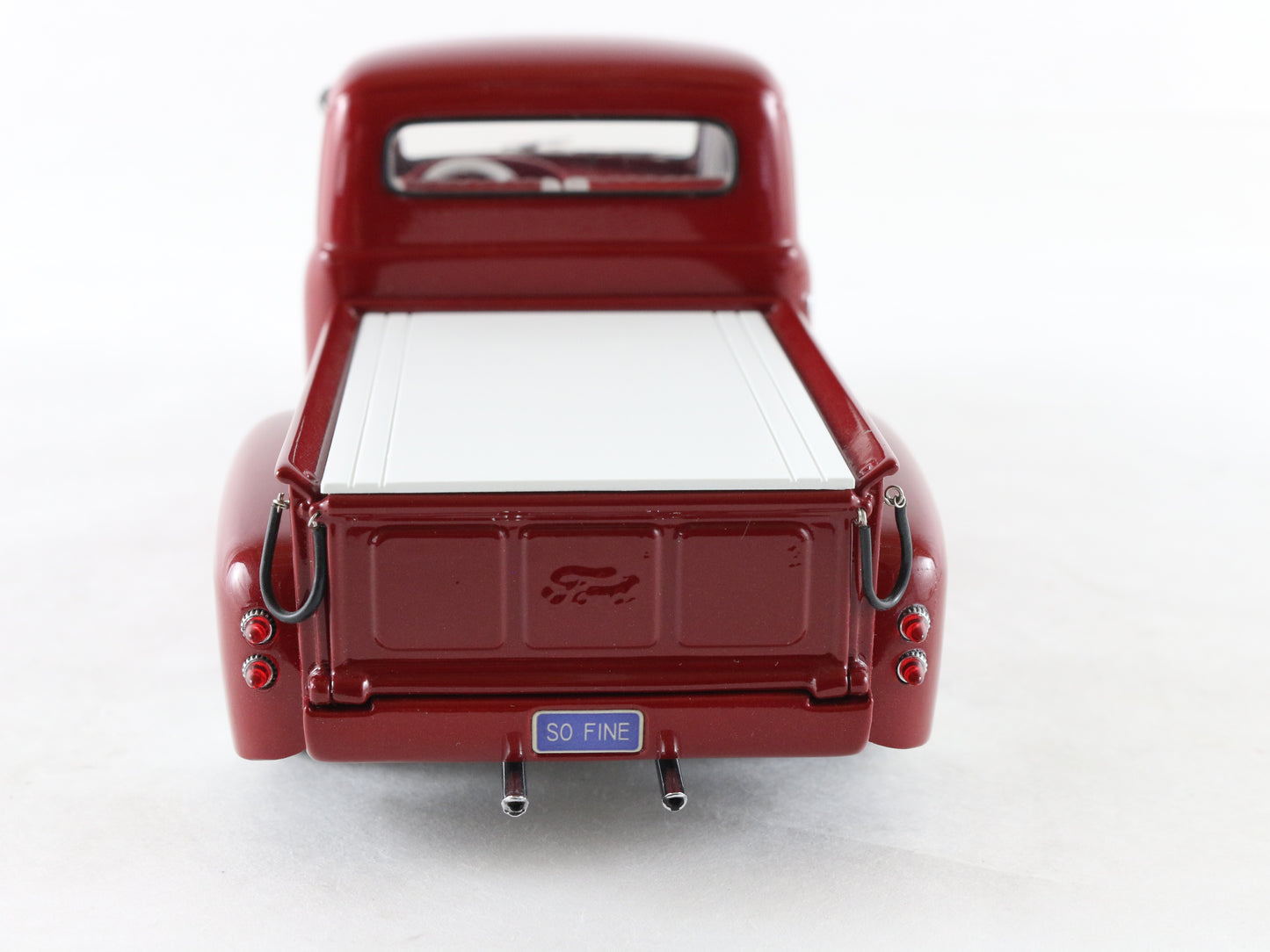 1951 Ford F1 Custom Pickup Truck Red & White Danbury Mint 1:24 Model