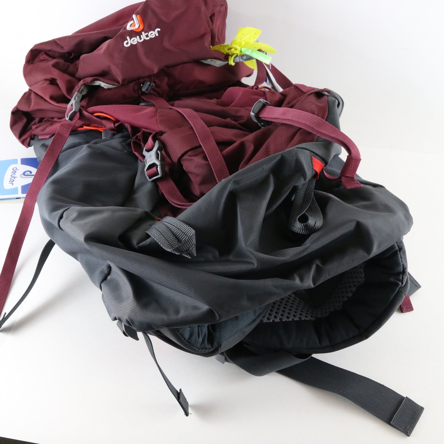 Deuter Air Contact Lite 60+10 SL Womens Maroon Graphite Trek Hiking Backpack