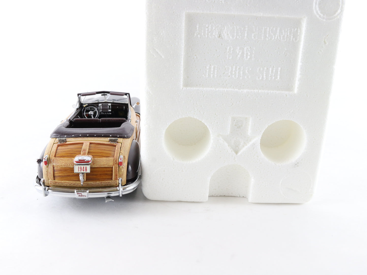 1948 Chrysler Town & Country Convertible Black Danbury Mint 1:24 Model w/ Box
