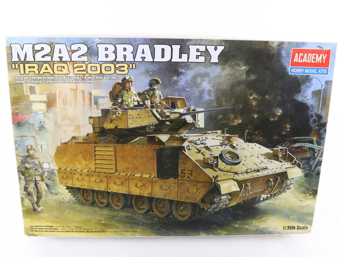 M2A2 Bradley Fighting Vehicle Iraq 2003 BAE Academy 1:35 13205 Military Kit