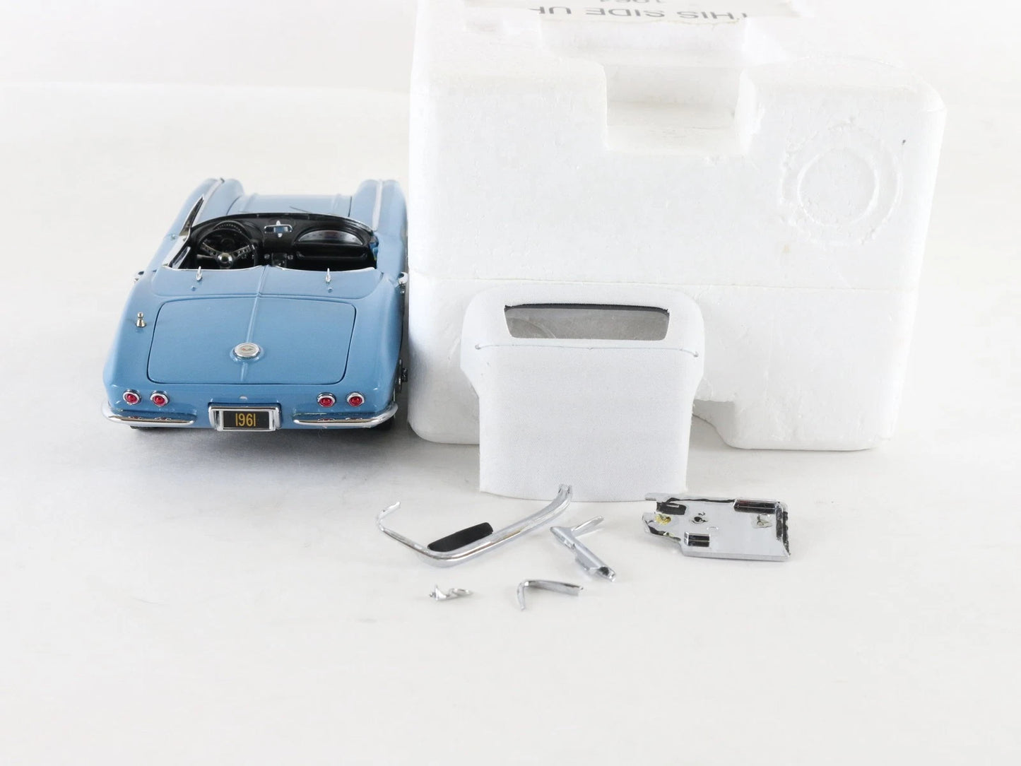 1961 Chevy Corvette Convertible Blue White Limited Danbury Mint 1:24 AS-IS