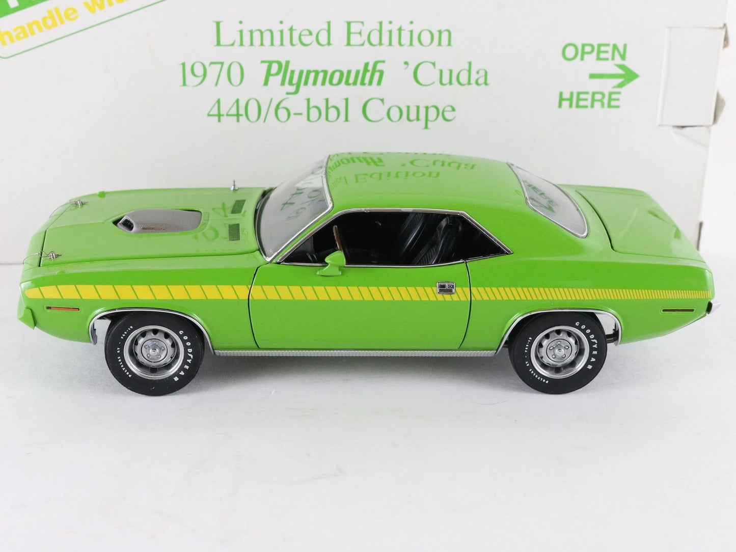 1970 Plymouth Barracuda Cuda Coupe 440/6-BBL Green Danbury 1:24 LE #1001/5000