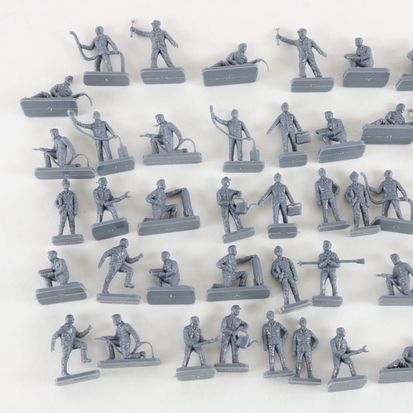 WWII German Luftwaffe Personnel Airfix 1:72 A01755 Plastic Model Figures