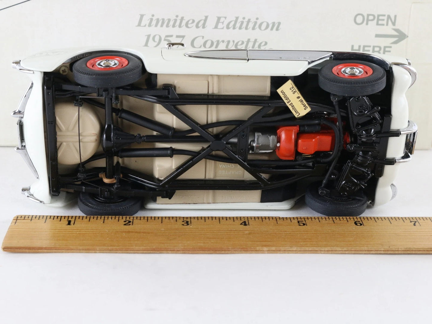 1957 Chevy Corvette Roadster White Black Limited Danbury Mint 1:24 Diecast #912