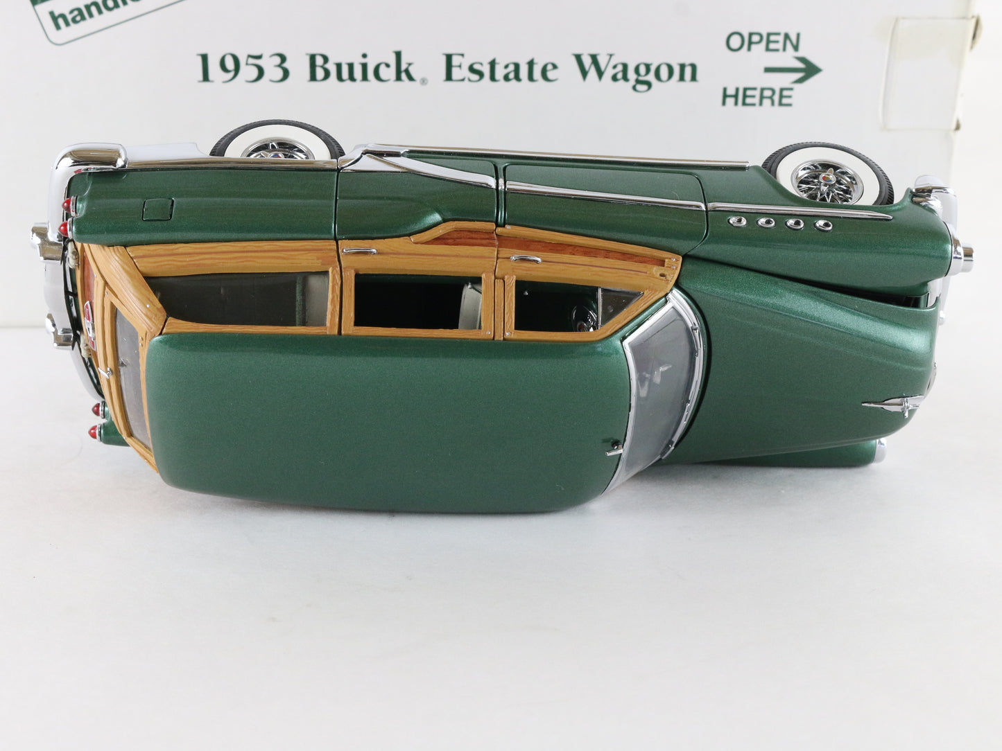 1953 Buick Estate Wagon Green Wood Panel Danbury Mint 1:24 Diecast Model Car