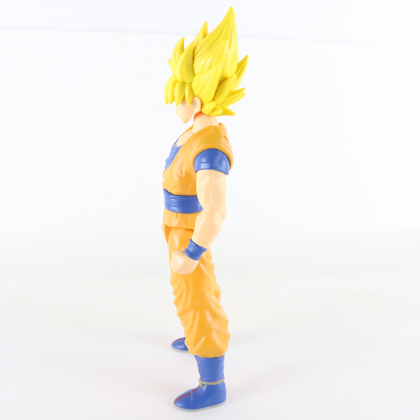 Bandai Namco Dragon Ball Super Limit Breaker SUPER Saiyan Goku 12" Figure