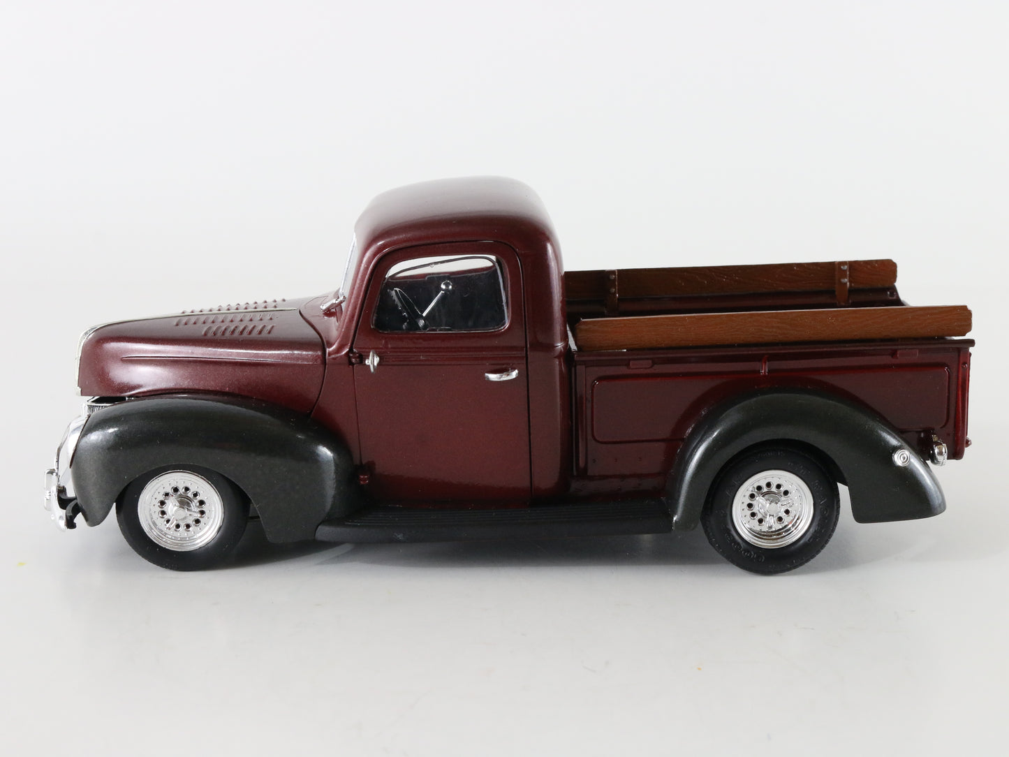 1940 '40 Ford V8 Pickup Truck Monogram 1:24 Built Kit Model Car