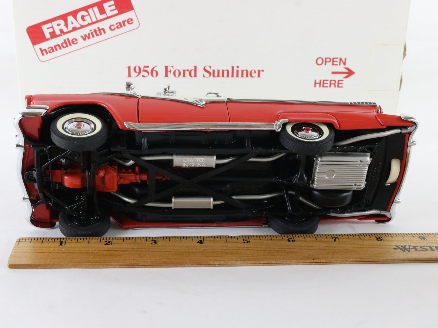 1956 Ford Fairlane Sunliner Convertible Red White Classic Danbury 1:24 Diecast