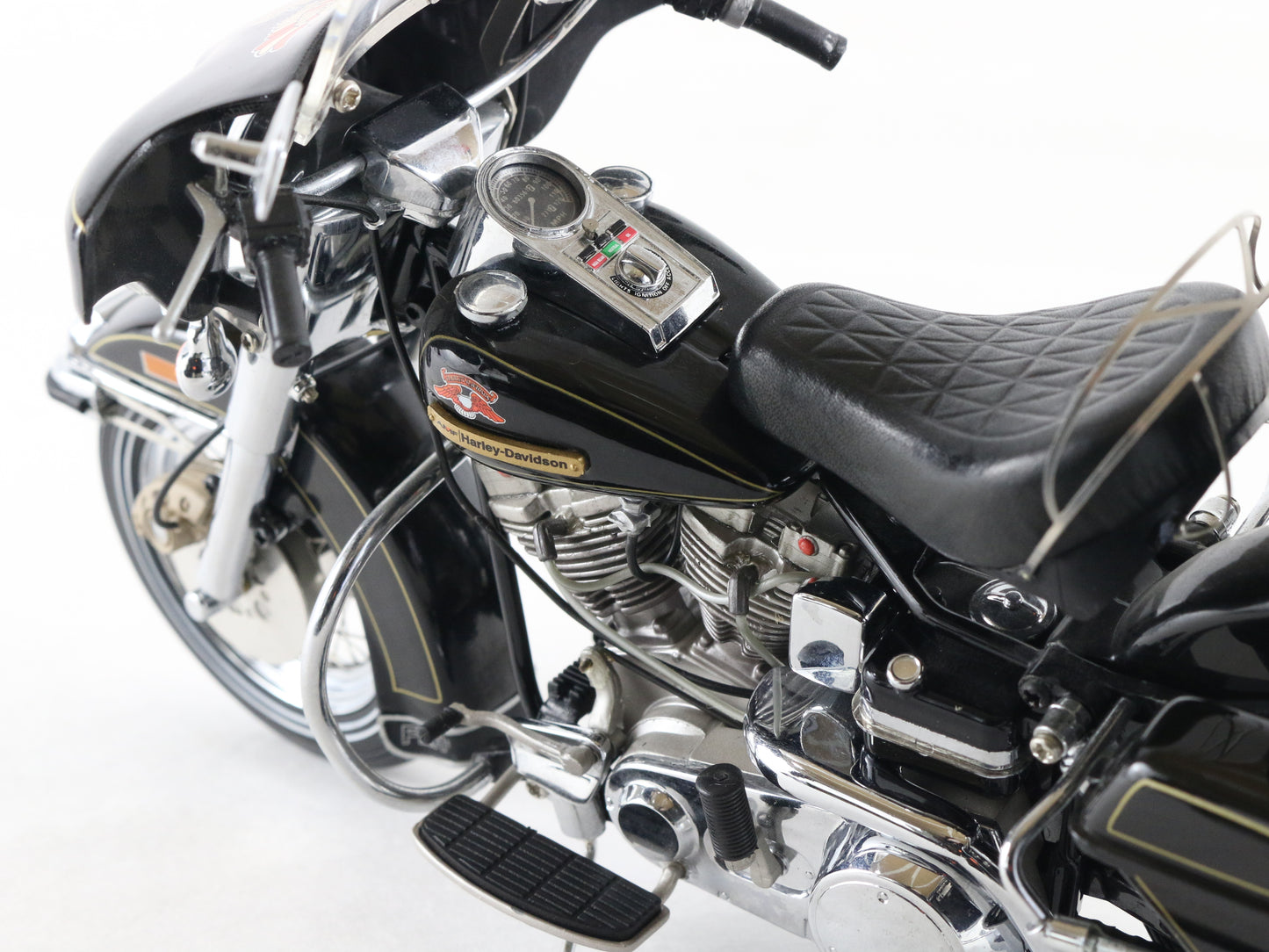 1976 FLH Electraglide Harley Davidson Franklin Mint 1:10 B11WP67 Motorcycle