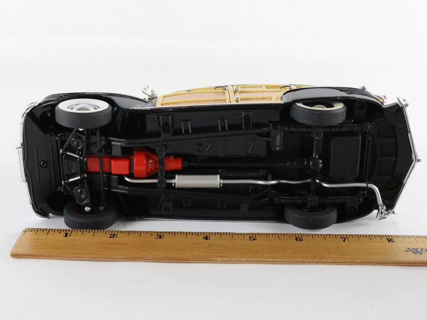 1942 Chrysler Town & Country Black Wood Panel Danbury Mint 1:24 Diecast Model