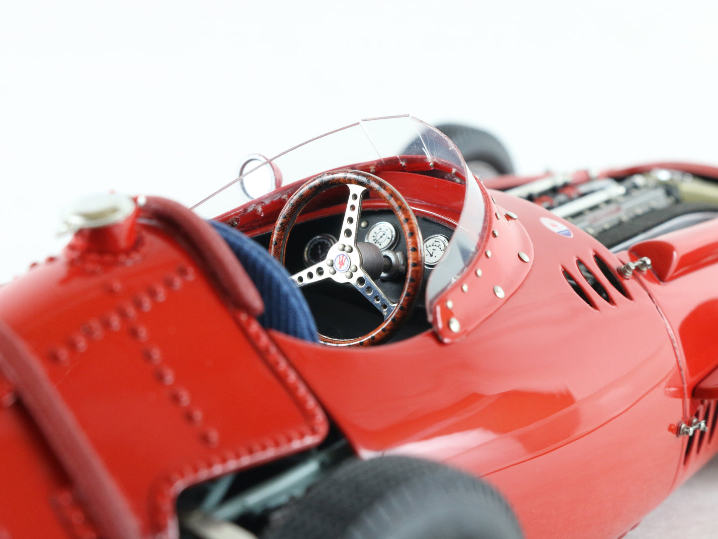 1957 Maserati 250F Grand Prix Sieger Red Yellow CMC 1:18 M-051 Model Car