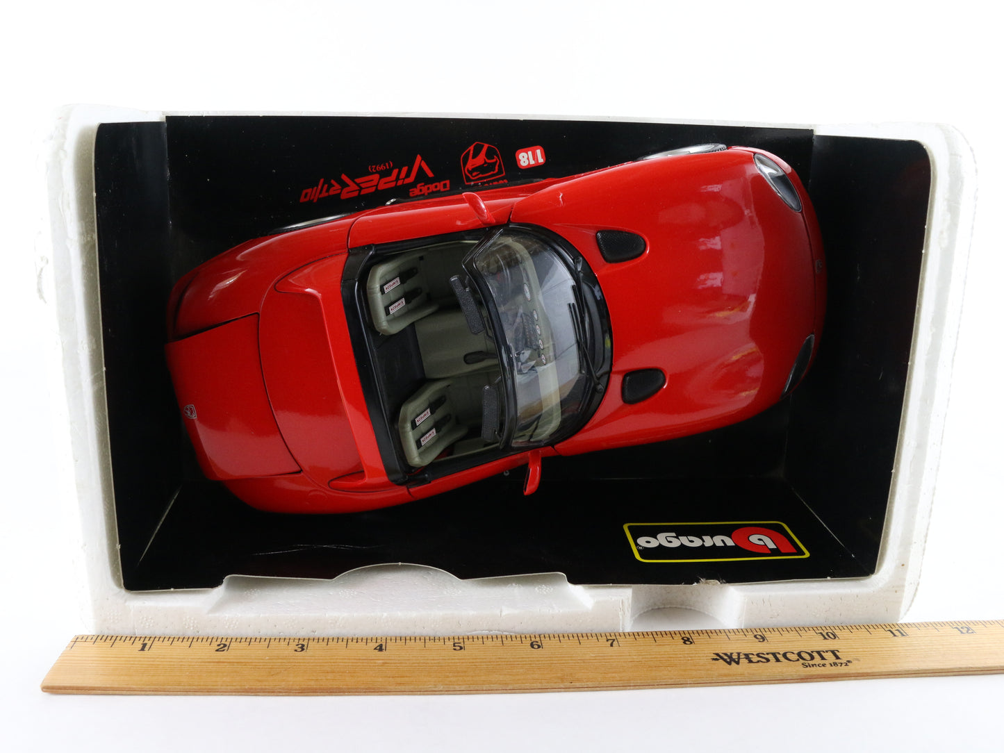 1992 Dodge Viper RT/10 Bburago 1:18 Red Diecast Model Car 3025