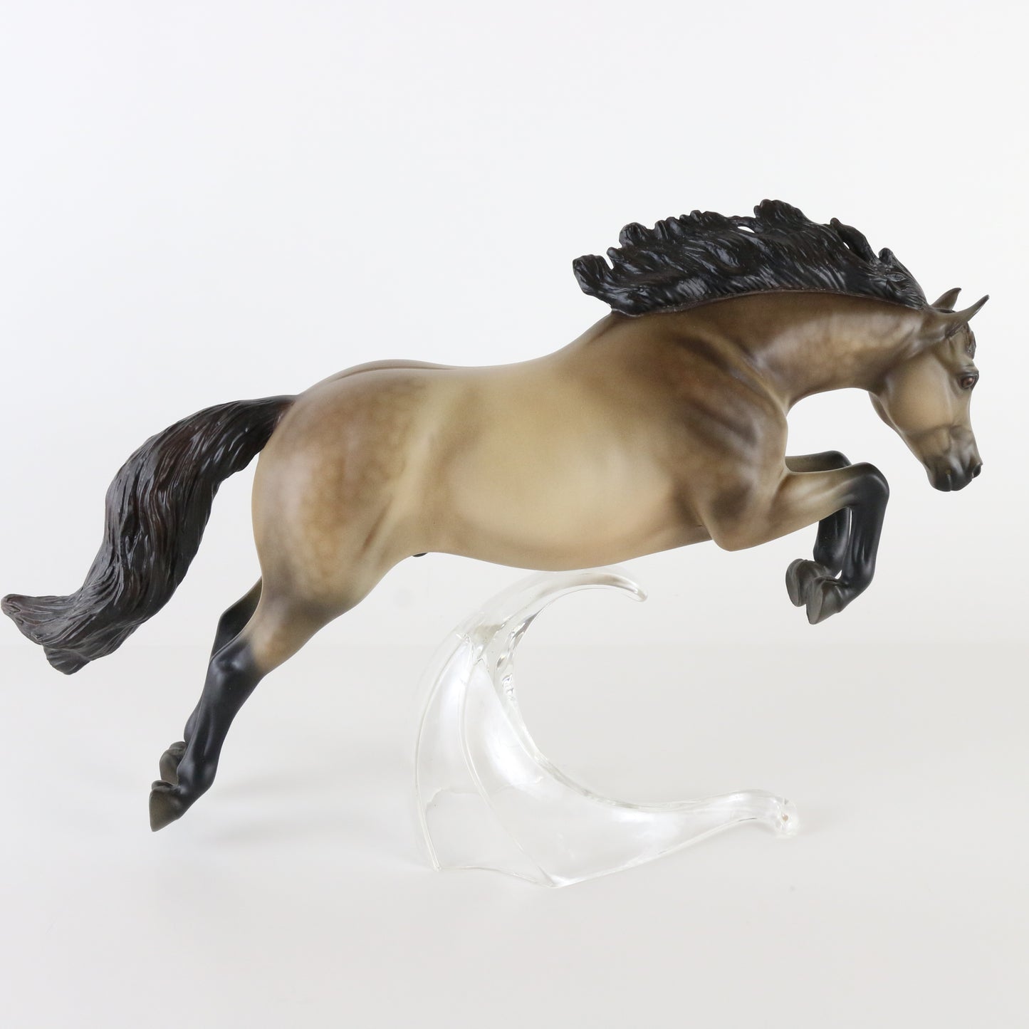 Breyer W H Topgun Newsworthy Matte BF Special Run Traditional Horse W/ Stand