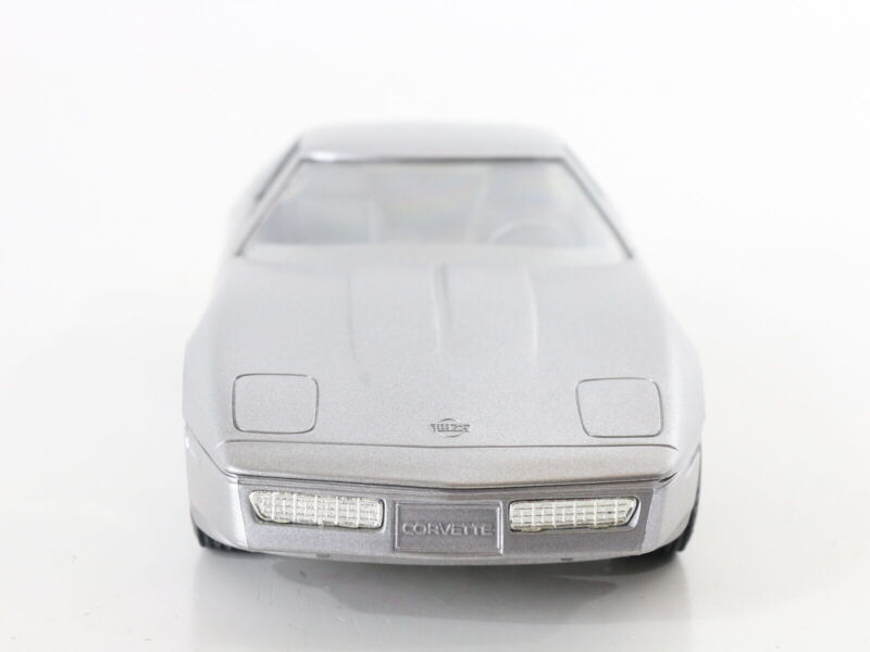 1984 Chevrolet Chevy Corvette Silver AMT ERTL 1:24 Plastic Promo Model Car