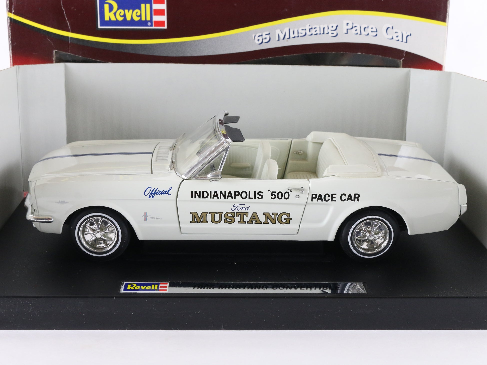 1965 '65 Ford Mustang Indy 500 Pace Car White Revell 1:18 Diecast Model Car 8832