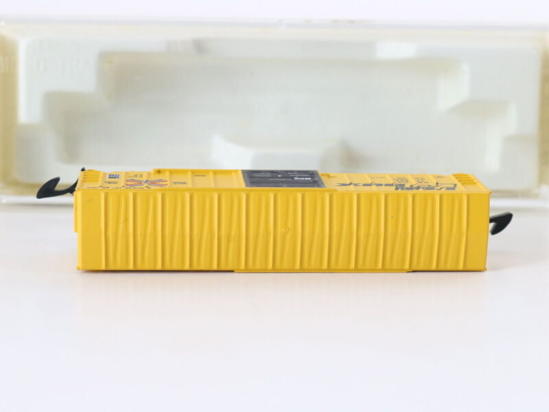 Rail Box RBOX 17834 Single Door Rib Side Boxcar Micro Trains Z 14201