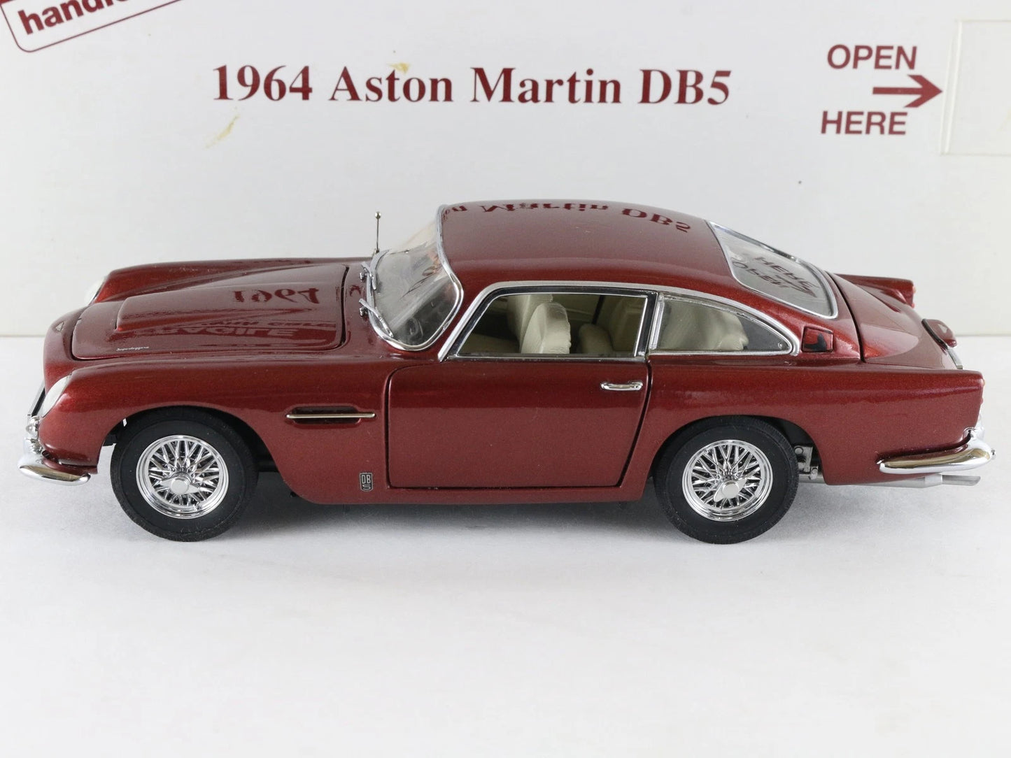 1964 Aston Martin DB5 Coupe Dubonnet Red Danbury Mint 1:24 Diecast Model Car