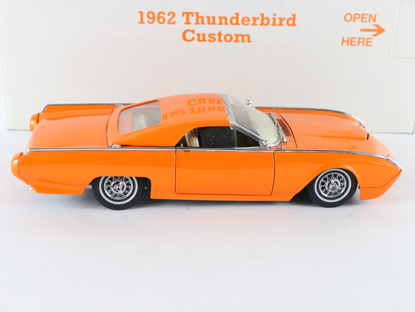 1962 Thunderbird Custom Orange Convertible Danbury Mint 1:24 Diecast Model Car