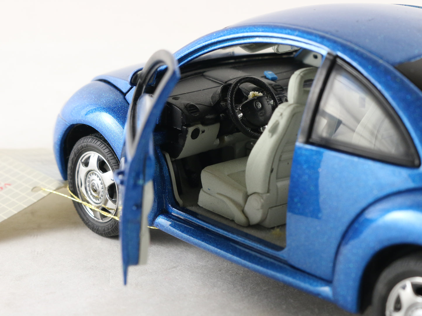 Volkswagen New Beetle Millennium Ed Blue Franklin Mint 1:24 Model Car