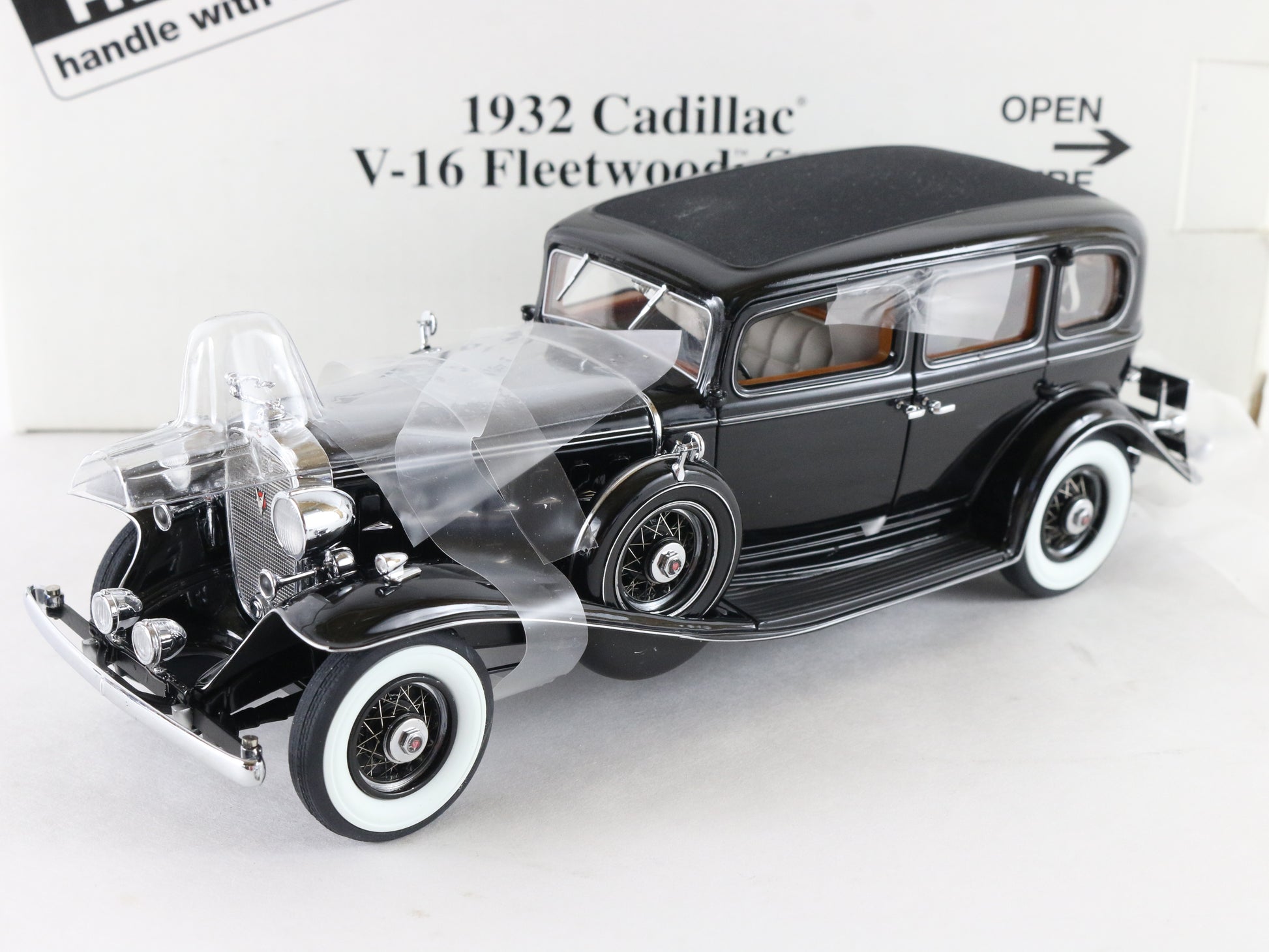 1932 Cadillac V-16 Fleetwood Sedan Black Danbury Mint 1:24 Diecast Car