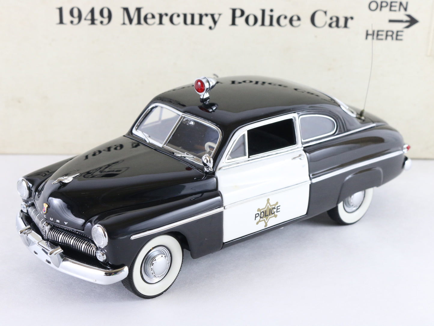 1949 Mercury Police Cruiser Black White Danbury Mint 1:24 Diecast Model